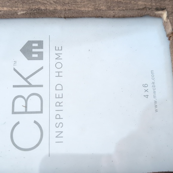 NWT,Set Of 2 CBK Designs Wooden Frames With Hinged Design. - Picture 4 of 9